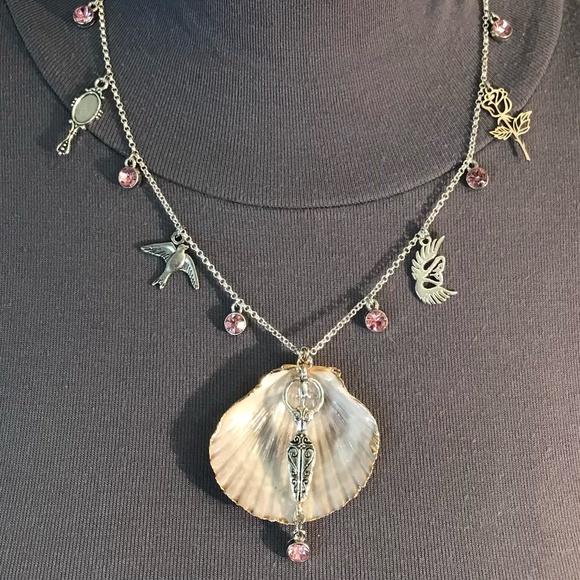 “Birth of Venus" Aphrodite Greek Roman Mythology Goddess Handmade Necklace - Picture 3 of 15